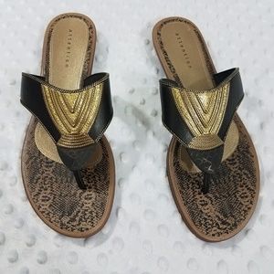 Attention Gold Detailed Flip Flops